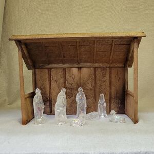 Homco, Inc. Vintage Creche Nativity Manger Stable 8 Glass Figurines Christmas